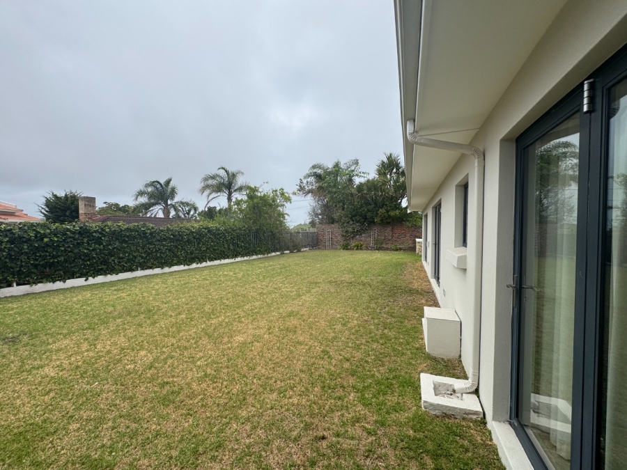 To Let 4 Bedroom Property for Rent in Upper Robberg Western Cape